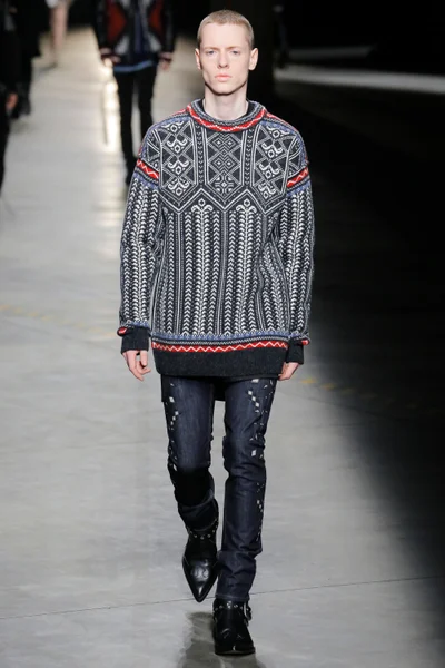 Look 27